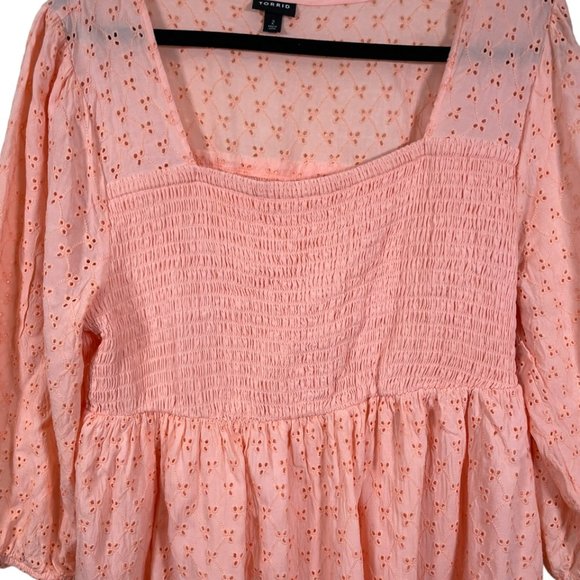 Torrid Smocked Babydoll Top Blouse Voile Eyelet Peach Size 2/2X - Picture 6 of 12